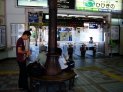折尾駅改札前